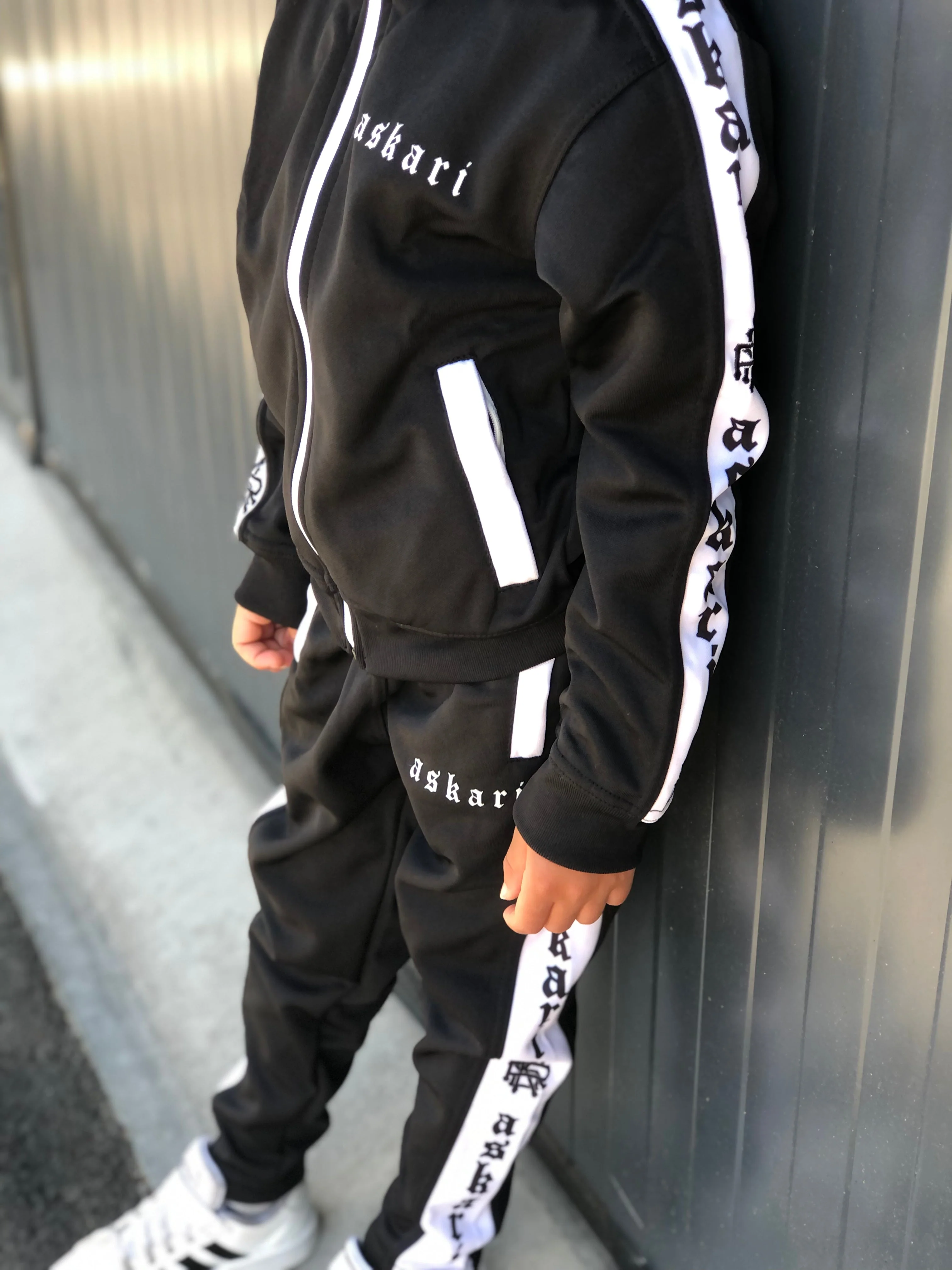 ASKARI JUNIOR TRACKSUITS - Image 19