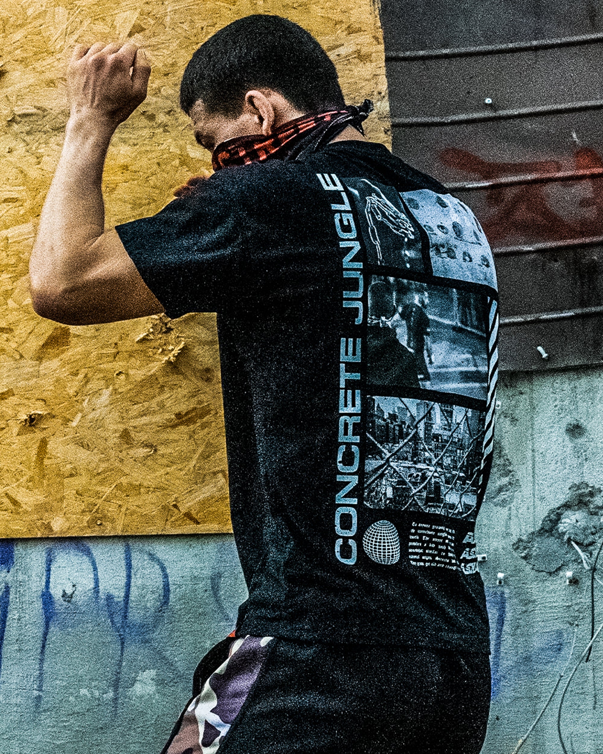 "CONCRETE JUNGLE" OVERSIZE T-SHIRT - Image 2