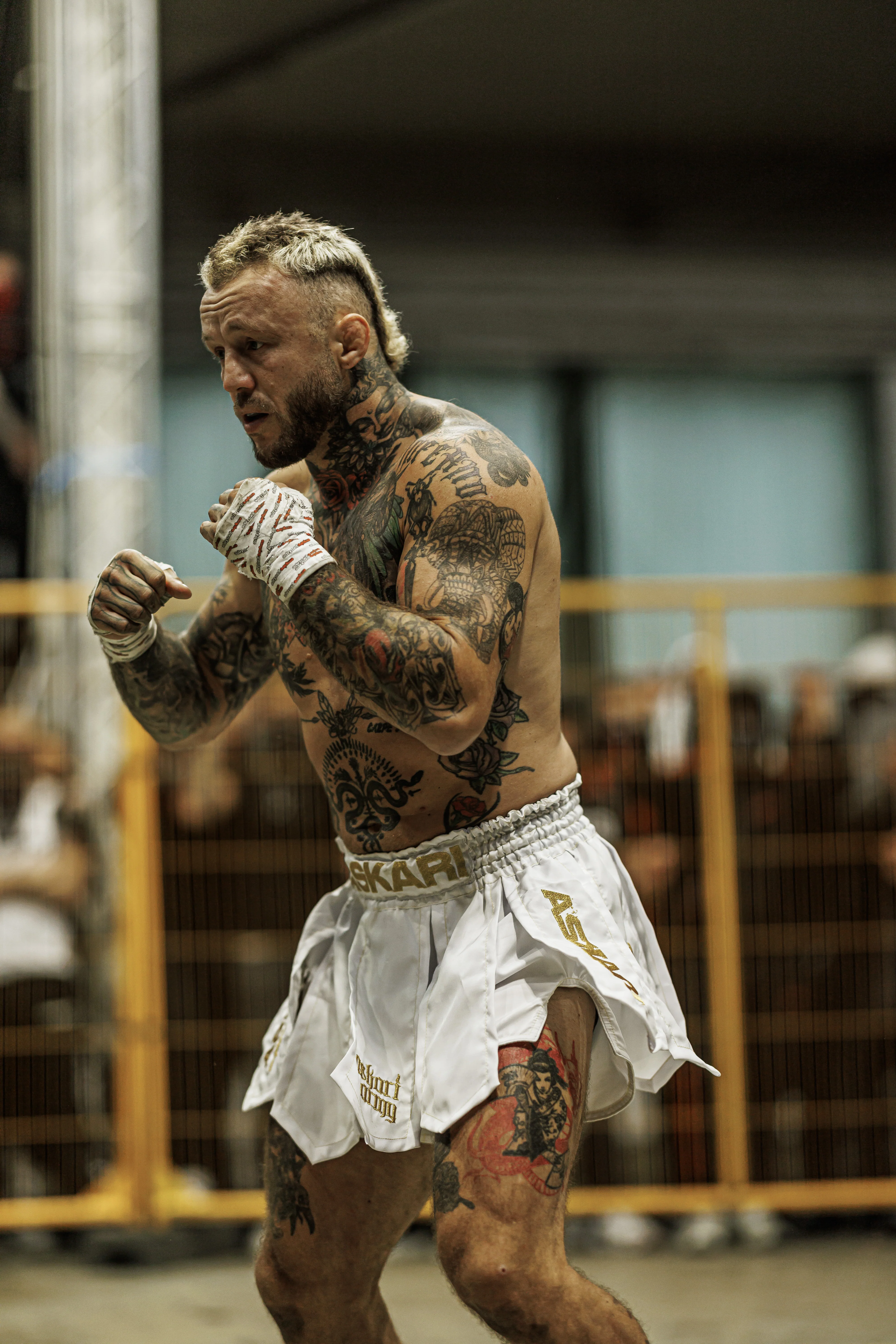 GLADIATOR SHORTS [WHITE/GOLD] - Image 12