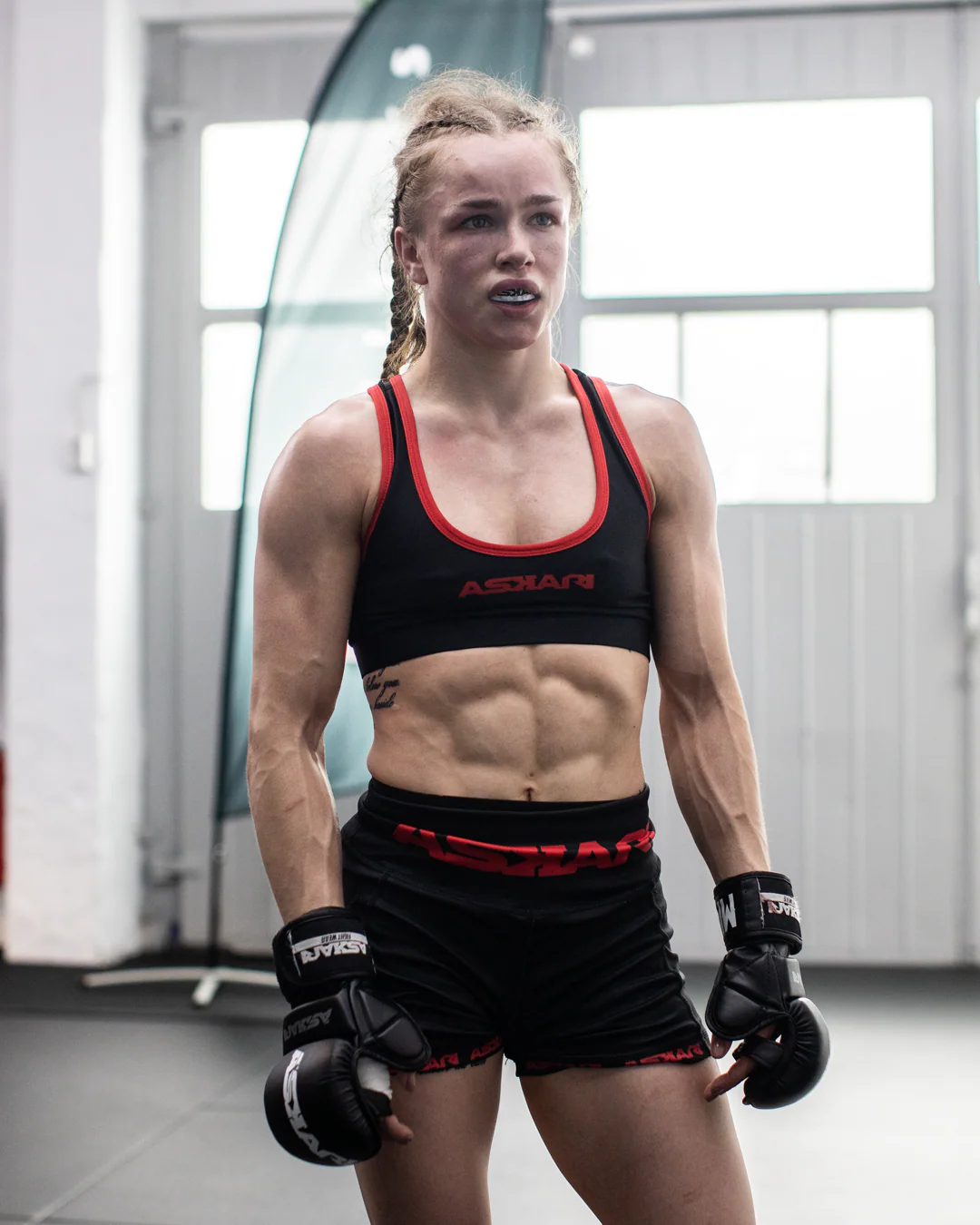 "MADRINA" TRAINING SHORTS - Image 12