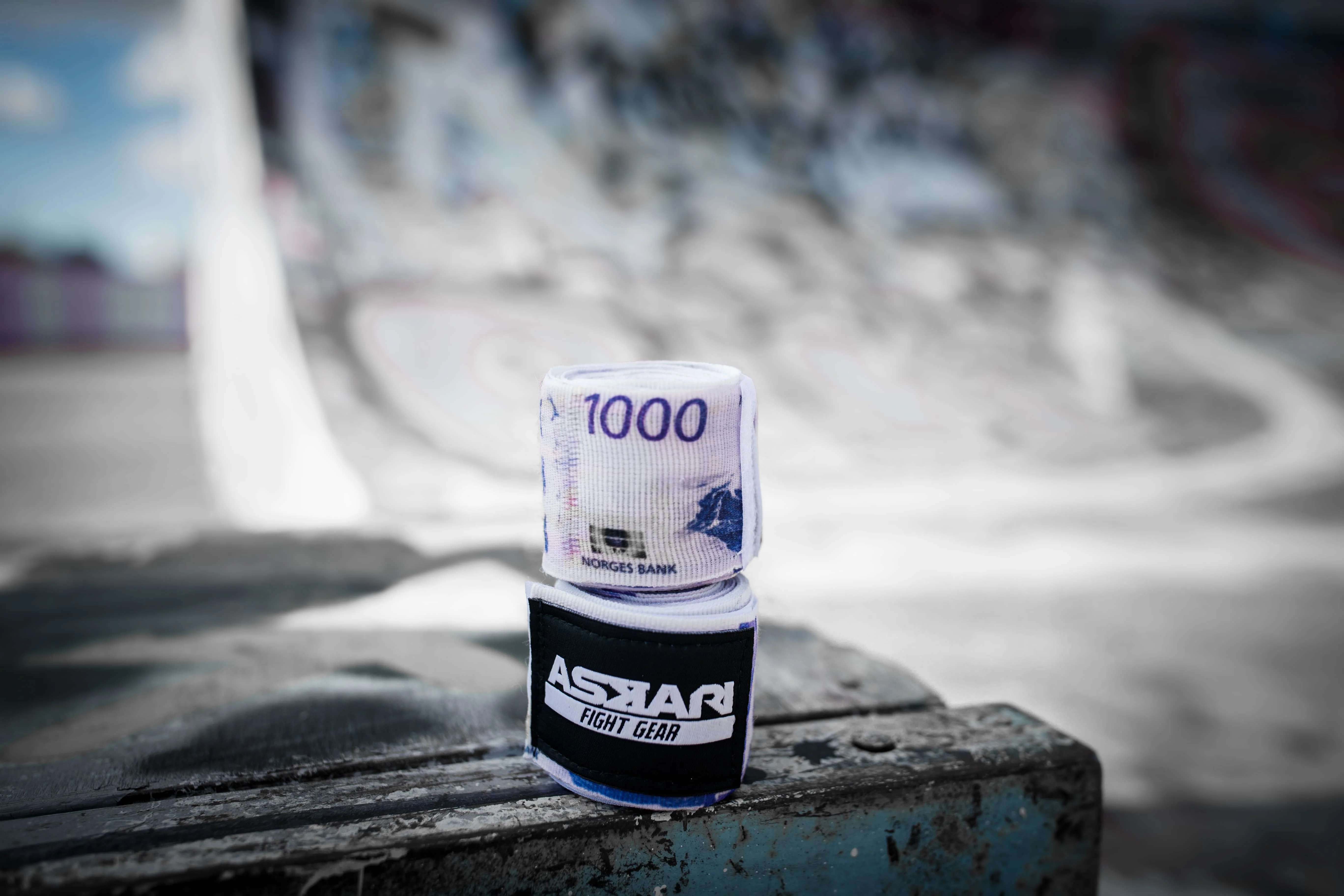 BLOOD MONEY - Image 18