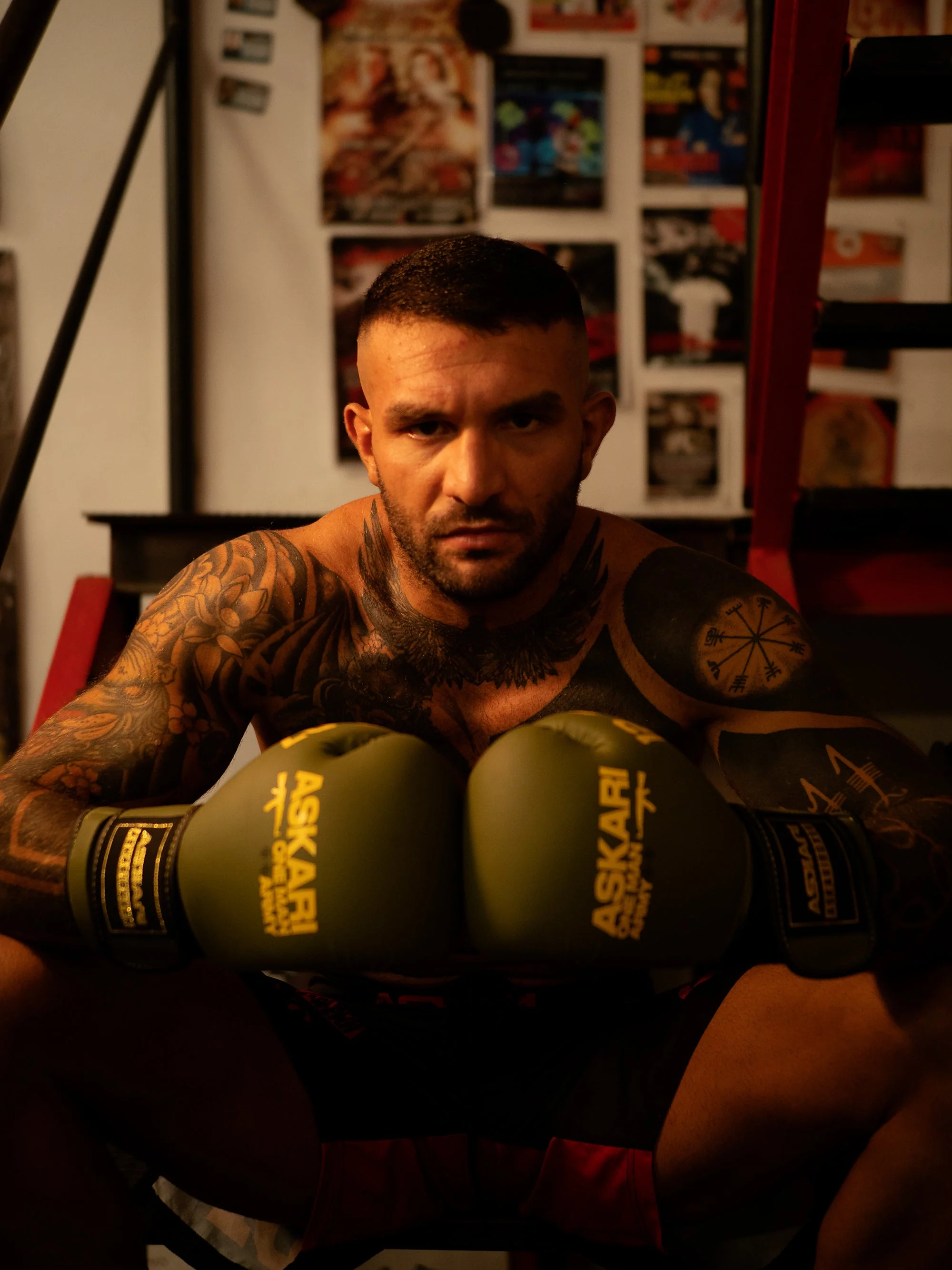 "ONE MAN ARMY" BOXING GLOVES - Image 7