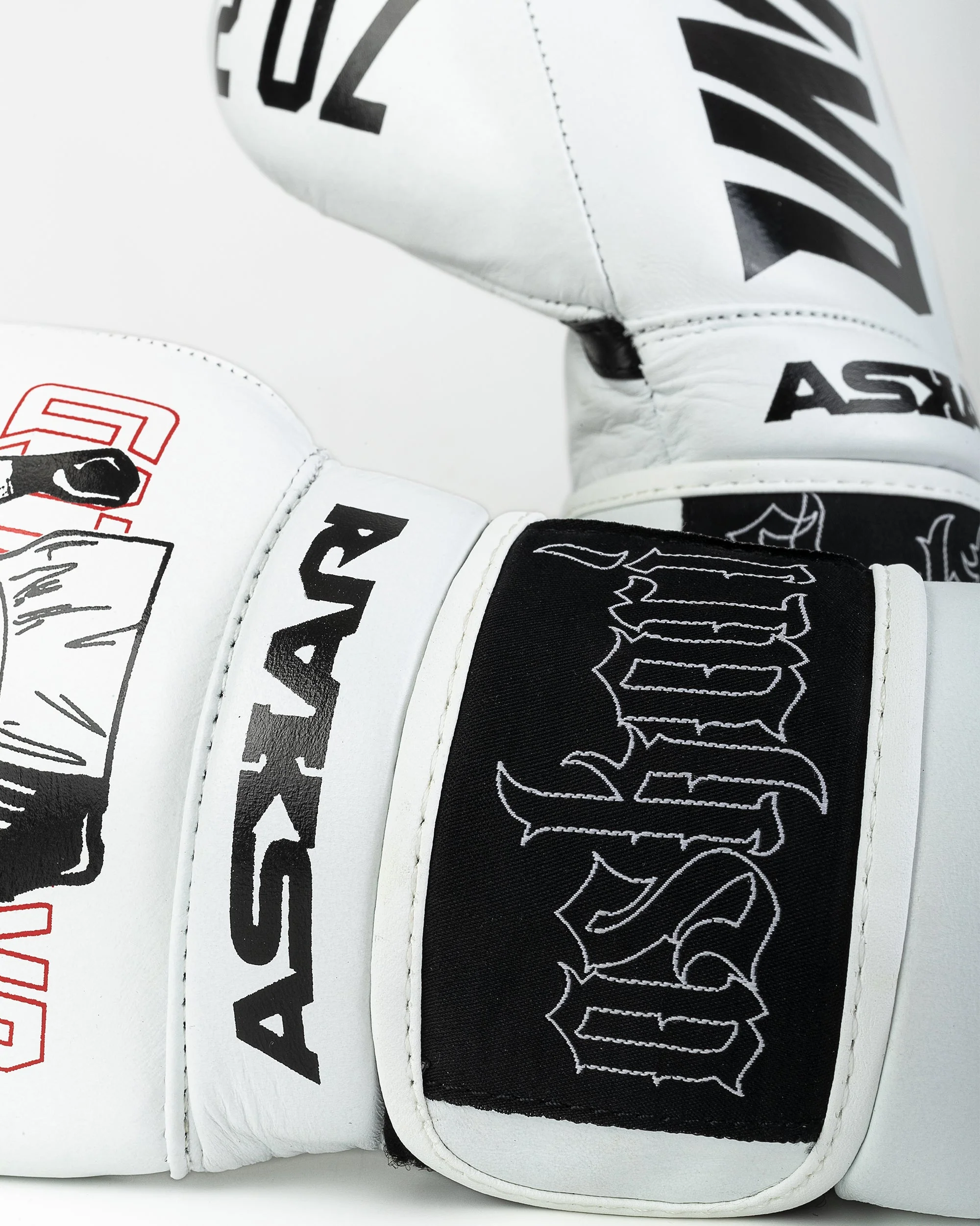 "UNRIVALED" BOXING GLOVES - Image 6