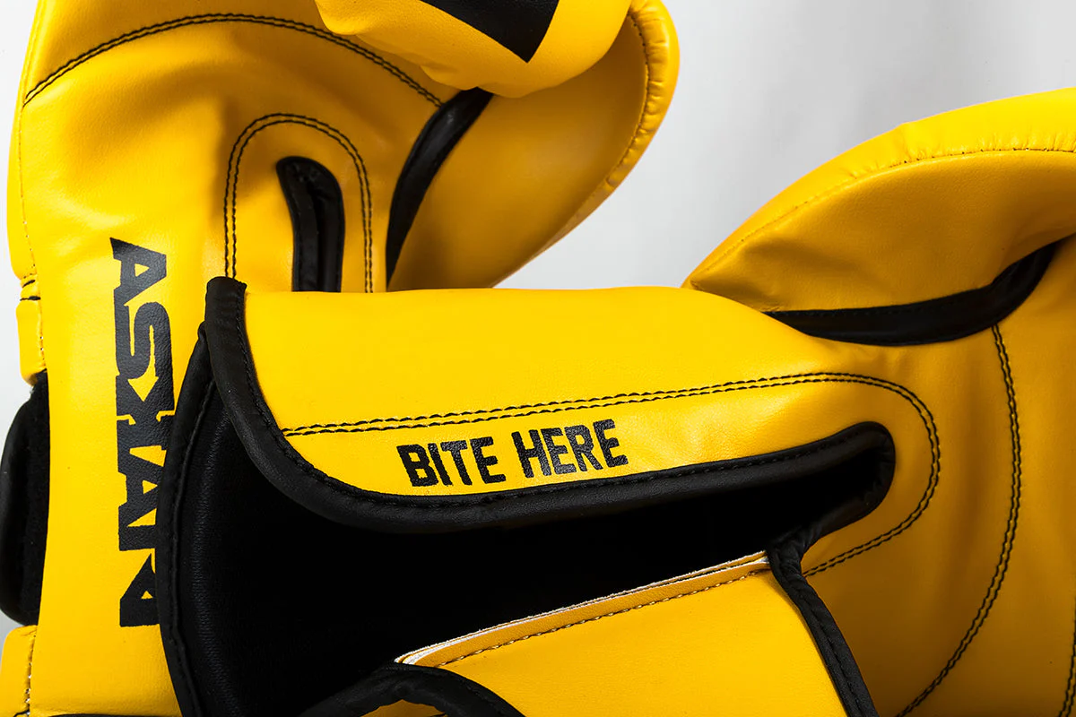 "YELLOW JACKET STING" BOXING GLOVES - Image 5